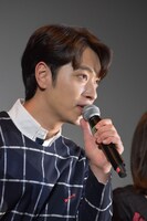 日本語で挨拶するチャンソン。