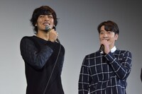 「（チャンソンと）裸の付き合いができたことが、一番よかった」と語る久保田悠来（左）に、「それが一番よかったって！」とツッコむチャンソン（右）。