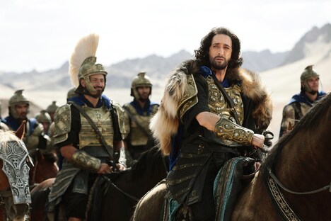 「ドラゴン・ブレイド」より、ティベリウス役のエイドリアン・ブロディ(右)。