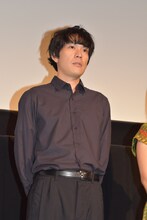 “夫”役の川口覚。