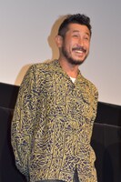 “男”役の渋川清彦。