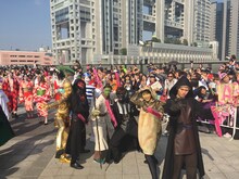 「スター・ウォーズ」のキャラクターに扮した超特急。（写真提供：SDR）