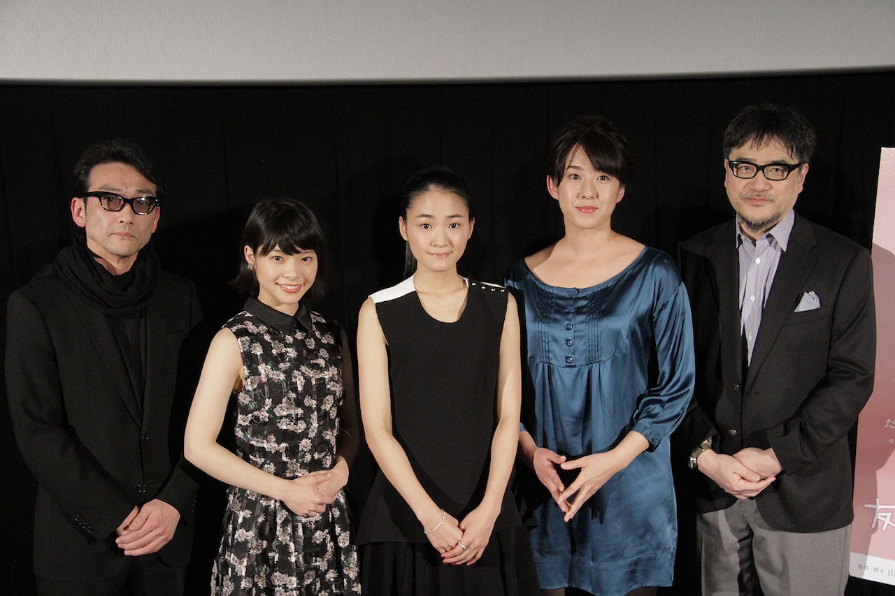 「友だちのパパが好き」舞台挨拶の様子。左から吹越満、岸井ゆきの、安藤輪子、石橋けい、山内ケンジ。