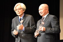 左から山田洋次、ジョン・ウー。