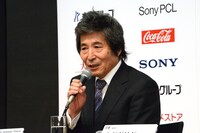 監督の小栗康平。