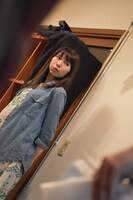 「天川ラバーズスーサイド」撮影現場での庄司芽生。