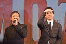 左から香川照之、西島秀俊。