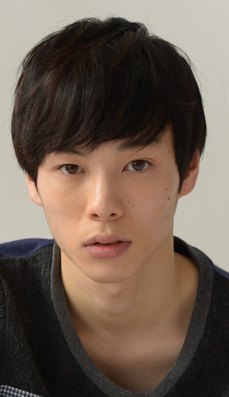 村人カード所有者、多喜川陽介役の柾木玲弥。