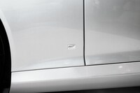 東京モーターショーで展示された、アストンマーティン DB9 GT ボンド・エディション。