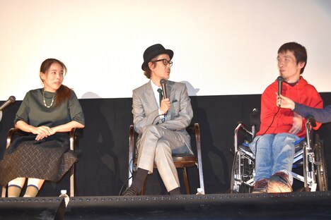 左から安藤玉恵、リリー・フランキー、くましのよしひこ氏。