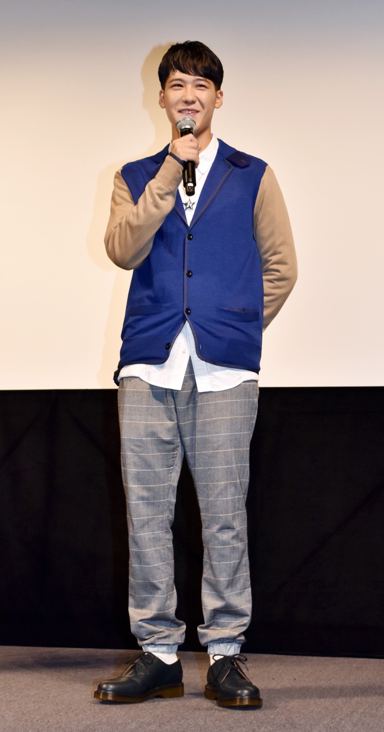 加地径一郎役の葉山奨之。