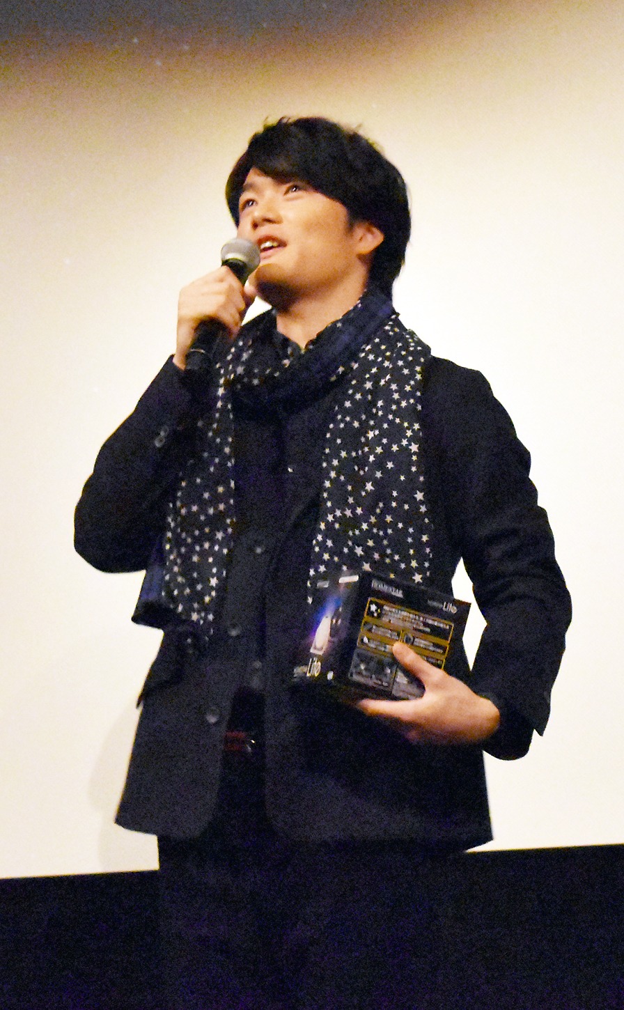 ファンへ甘いセリフを語りかける、入江甚儀。