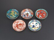 「機動戦士ガンダム 九谷焼」豆皿セット 6480円 (c)創通・サンライズ