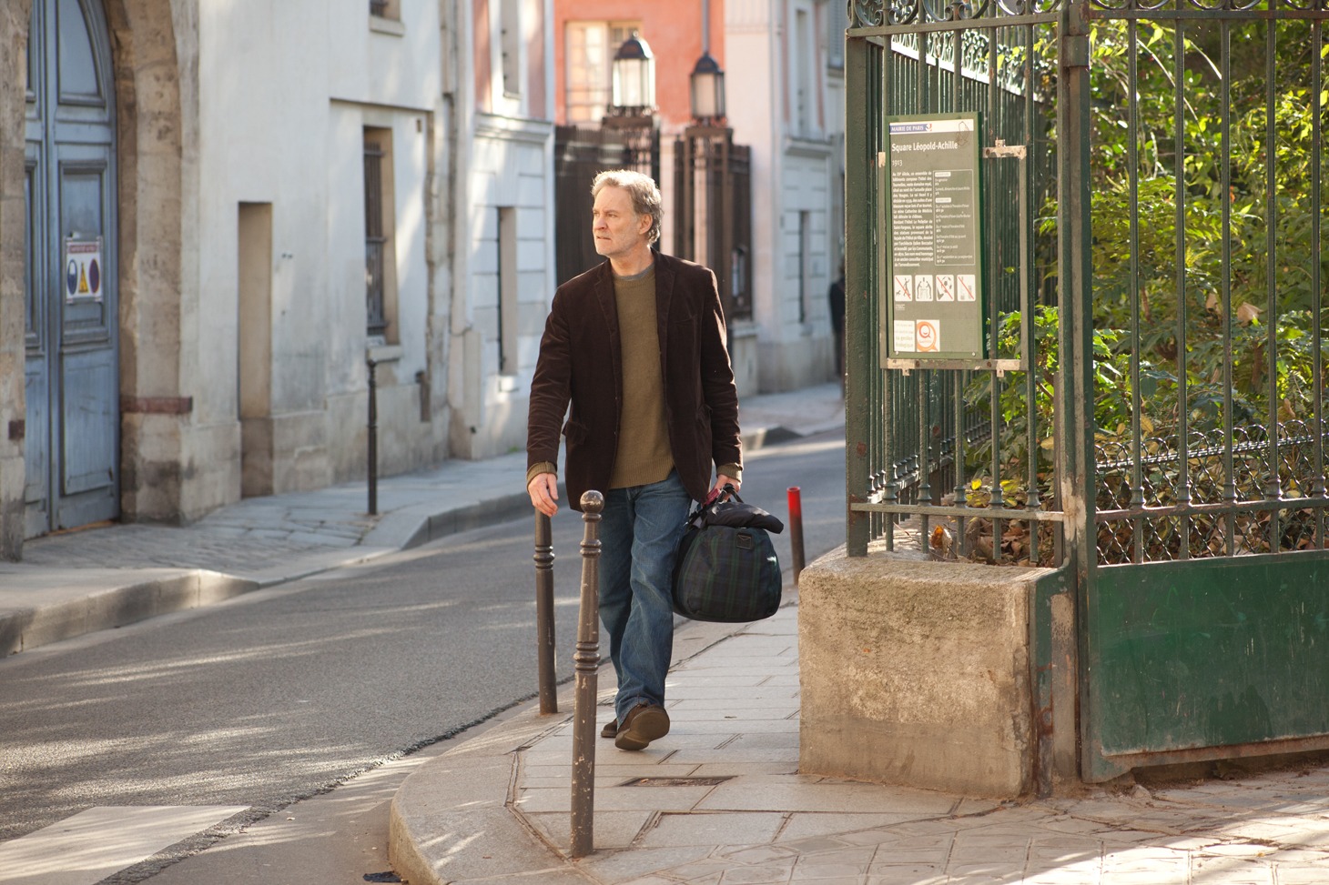 「パリ3区の遺産相続人」 (c)2014 Deux Chevaux Inc. and British Broadcasting Corporation. All Rights Reserved.