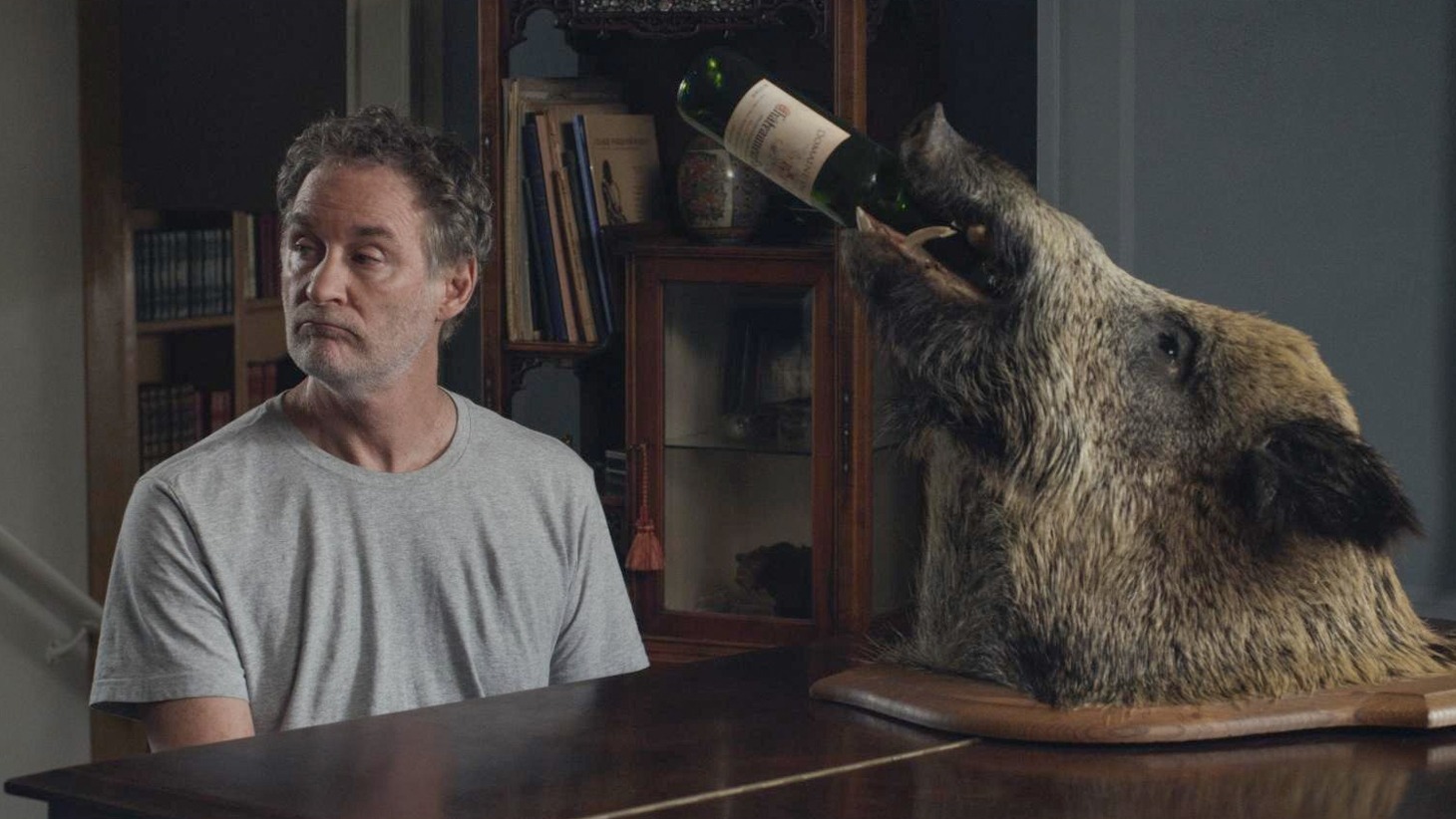 「パリ3区の遺産相続人」 (c)2014 Deux Chevaux Inc. and British Broadcasting Corporation. All Rights Reserved.