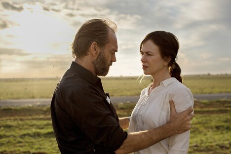 「虹蛇と眠る女」