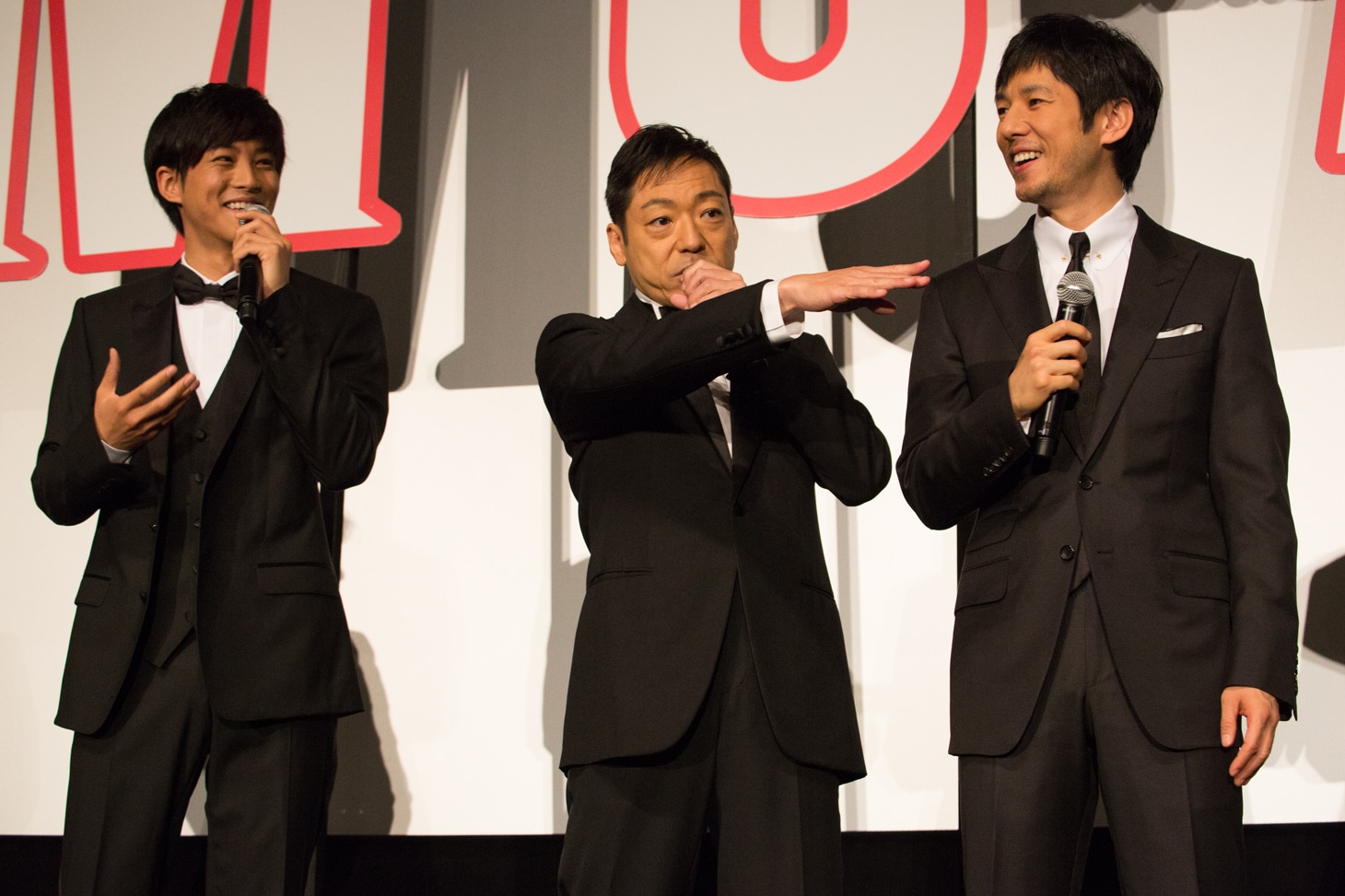 左から松坂桃李、香川照之、西島秀俊。