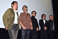 「乱死怒町より愛を吐いて」初日舞台挨拶の様子。