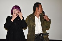 「乱死怒町より愛を吐いて」初日舞台挨拶の様子。