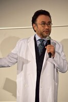 宇宙について細かく話しすぎて、2度ほど「テンポアップ」のカンペを出された三谷幸喜。