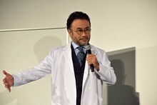 太陽の大きさを聞かれ「水星よりも小さい」と答えた香取慎吾に対し、真面目な顔で注意する三谷幸喜。