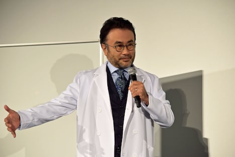 太陽の大きさを聞かれ「水星よりも小さい」と答えた香取慎吾に対し、真面目な顔で注意する三谷幸喜。