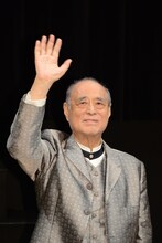 飛行士の日本語吹替版キャスト、津川雅彦。