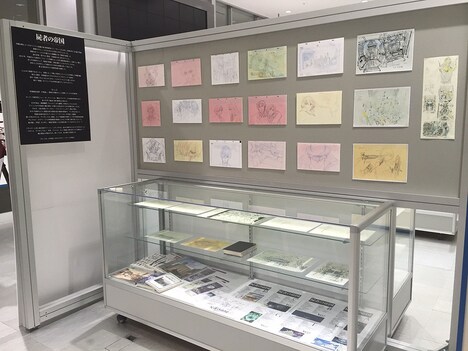 「屍者の帝国」の原画や制作資料などが並ぶコーナー。