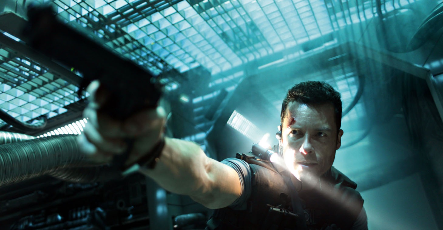 「ロックアウト」 (c)2011 EUROPACORP. All Rights Reserved.