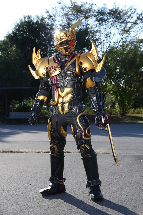 「ドライブサーガ 仮面ライダーチェイサー」より、超魔進チェイサー。