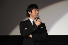 愛知・ミッドランドシネマ 名古屋空港にて「劇場版 MOZU」大ヒット御礼舞台挨拶に登壇した西島秀俊。