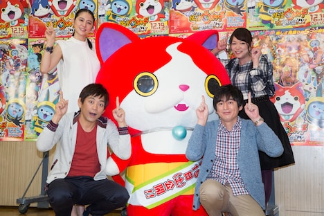 前列左から博多華丸、博多大吉。後列左から長澤まさみ、堀ちえみ。