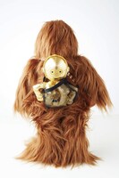 そごう横浜店の期間限定ショップにて販売されるチューバッカのぬいぐるみ。（5832円）