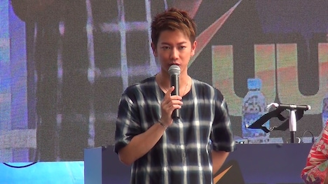 「SUUPAA JAPAN presented by WAKUWAKU JAPAN」でトークショーを行う佐藤健。