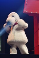 登場してすぐに踊り出すスヌーピー。