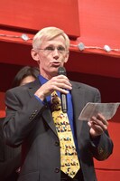 脚本・製作を担当したクレイグ・シュルツ。