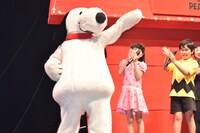 華麗にポーズを決めるスヌーピー。