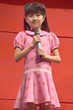 サリー役の小林星蘭。