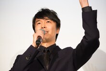 「チャオ！」を披露する長谷川博己。