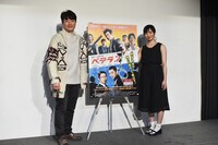 左からリュ・スンワン、武田梨奈。