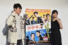 左からリュ・スンワン、武田梨奈。