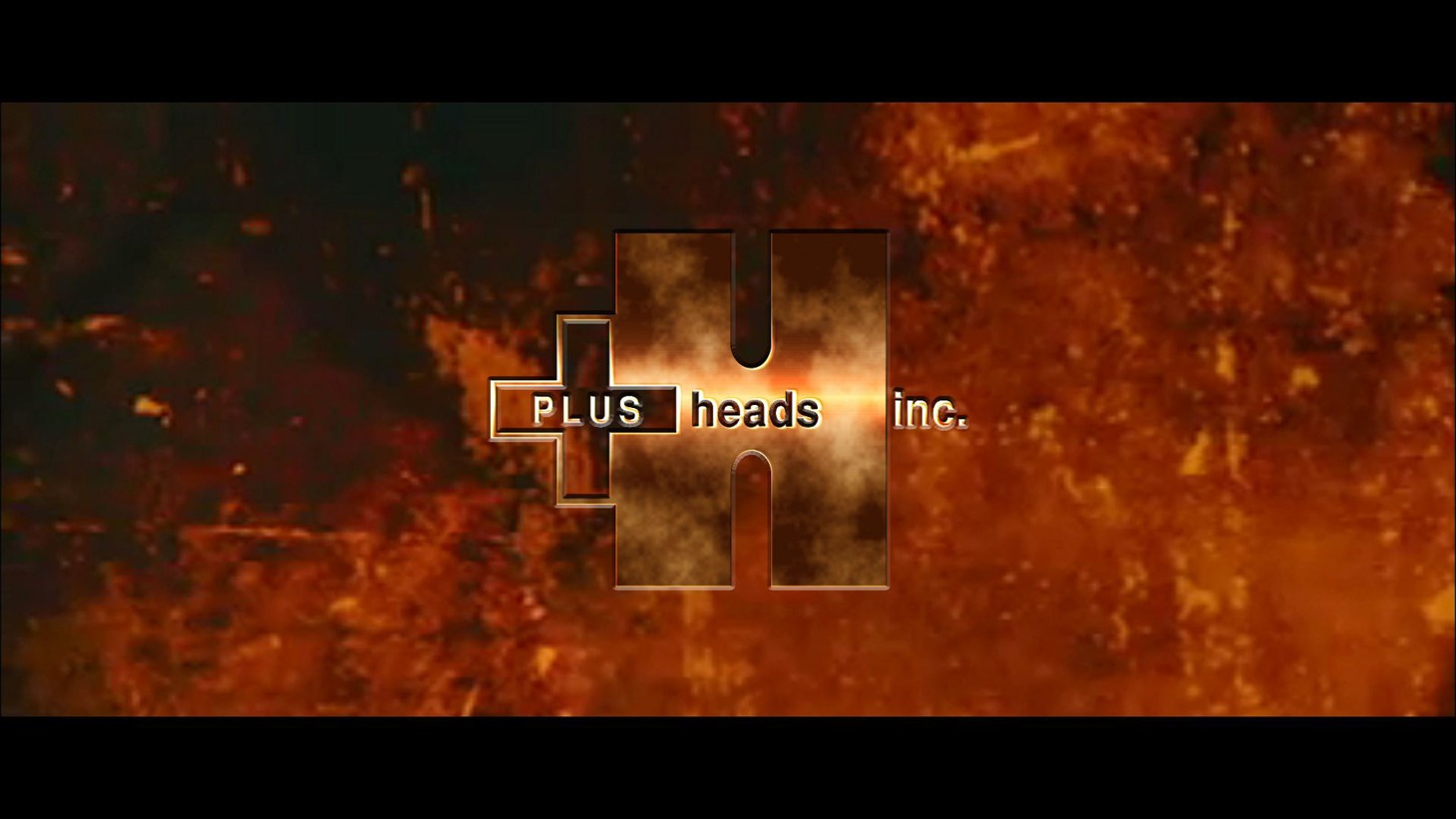 「The Planet of Stray Cats」と「マッドマックス 怒りのデス・ロード」のコラボ映像より。(c)2014 PLUS heads inc.
