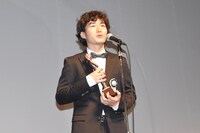 最優秀新進監督賞を受賞した松居大悟。