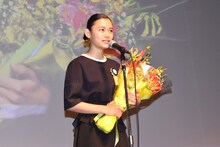 最優秀新進女優賞を受賞した杉咲花。