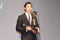 最優秀新進男優賞を受賞した野村周平。