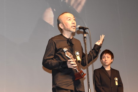 特別賞を受賞した「野火」監督の塚本晋也。