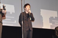 特別賞を受賞した「野火」キャストの森優作。