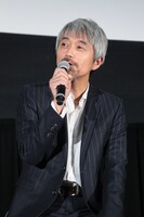 演出家・錦野豪太役の小市慢太郎