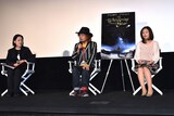 「ひそひそ星」Q&Aイベントの様子。左から林加奈子（第16回東京フィルメックス・ディレクター）園子温、神楽坂恵。