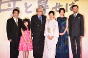 「母と暮せば」完成披露試写会舞台挨拶の様子。